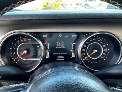 Used 2020 Jeep Gladiator Overland AWD/4WD image 24