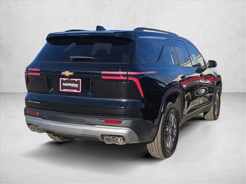 New 2026 Chevrolet Traverse LT w/ Driver Confidence Package FWD image 3