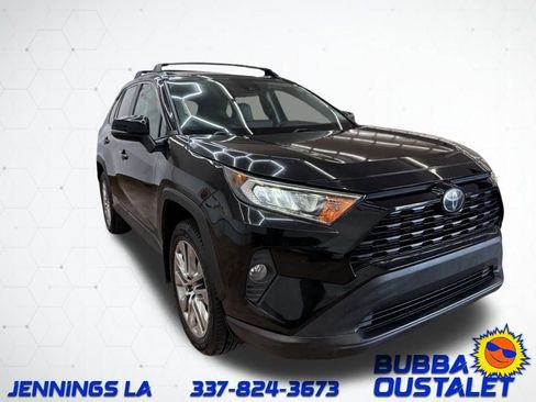 Used 2019 Toyota RAV4 XLE Premium image 8