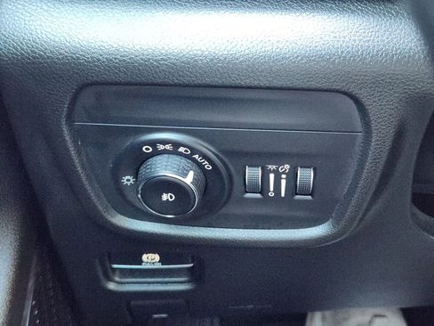 Used 2022 Jeep Grand Cherokee Summit image 24