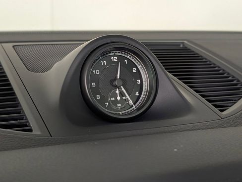 New 2026 Porsche Macan image 31