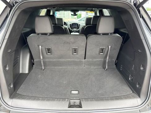 Used 2023 Chevrolet Traverse RS AWD/4WD image 36