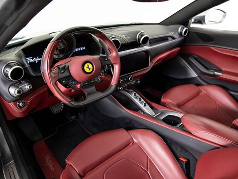Certified 2019 Ferrari Portofino RWD image 4