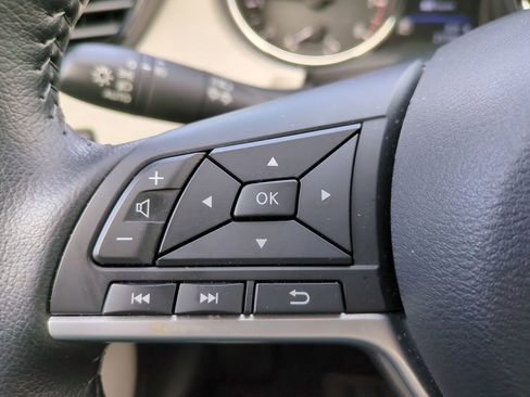 Used 2022 Nissan Rogue Sport SV w/ Technology Package image 24