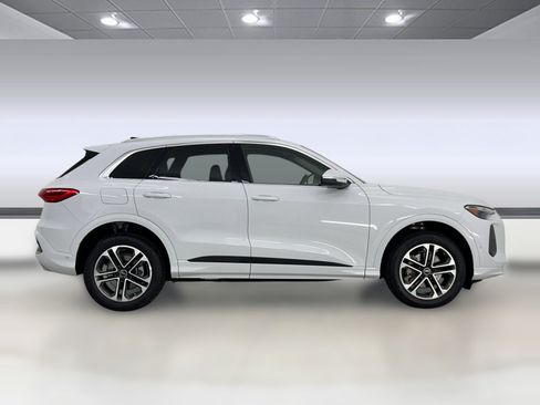 Used 2025 Audi Q5 Premium w/ Convenience Package AWD/4WD image 8