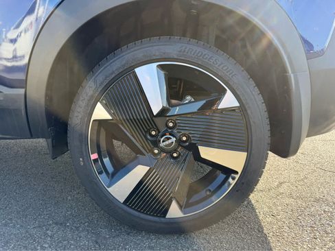 New 2026 Nissan Kicks SR FWD image 5
