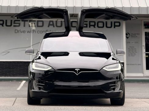 Used 2020 Tesla Model X Long Range image 3