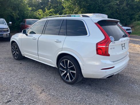 Used 2018 Volvo XC90 T6 Momentum w/ Convenience Package AWD/4WD image 5