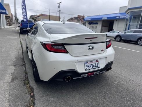 Used 2024 Toyota GR86 Premium image 8