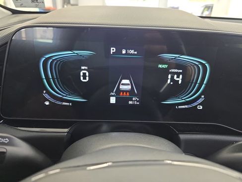 Certified 2025 Kia Niro EX FWD image 17