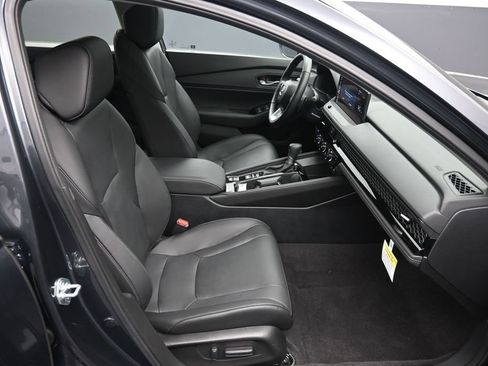 Used 2025 Honda Accord Touring image 24