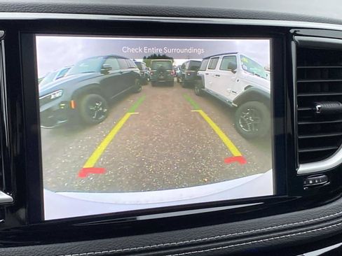 New 2026 Chrysler Pacifica Select image 12