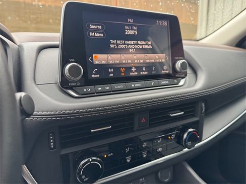 Used 2021 Nissan Rogue S image 25