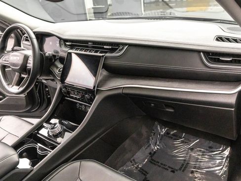 Used 2021 Jeep Grand Cherokee L Limited image 39