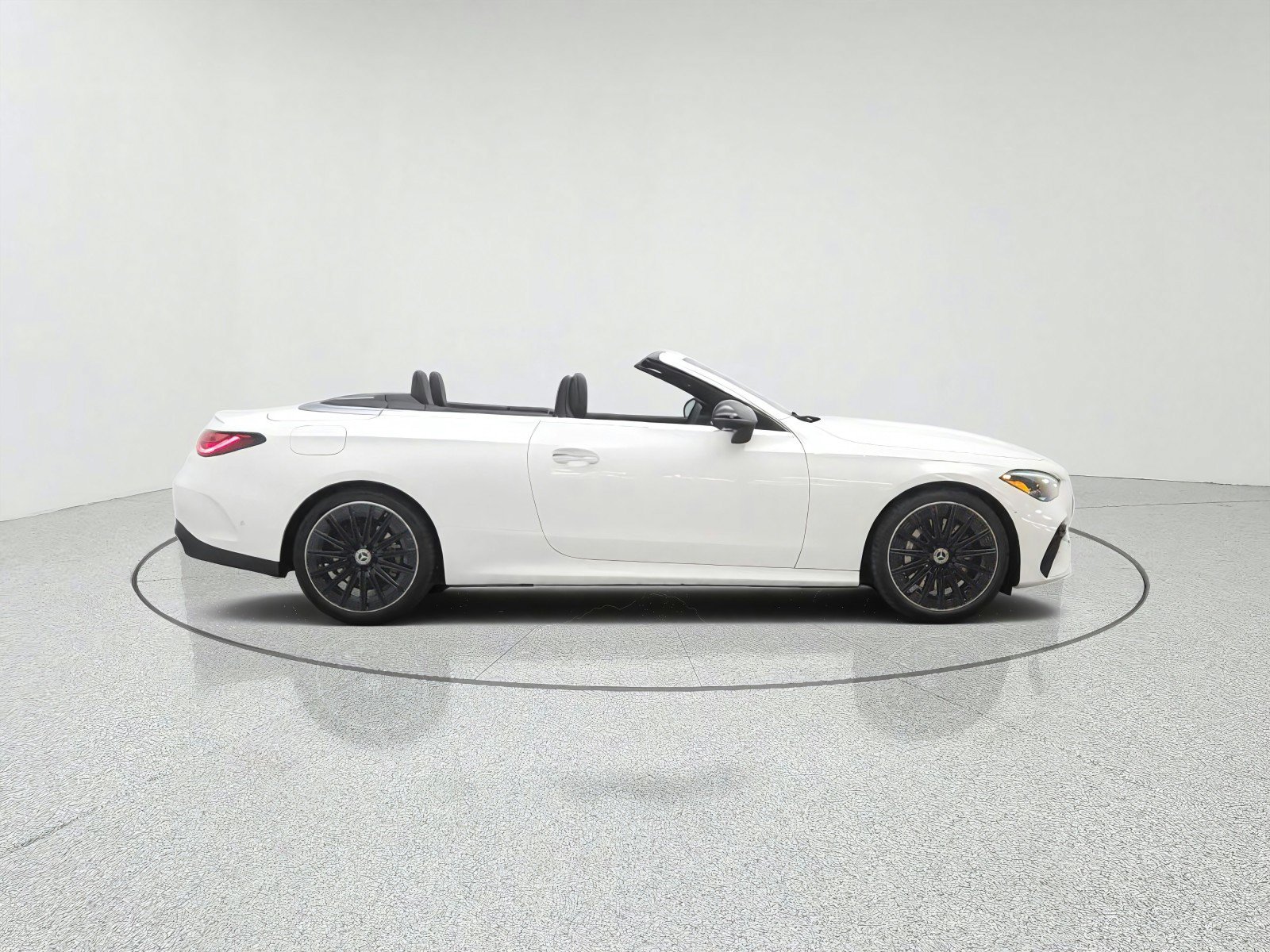 New 2027 Mercedes-Benz CLE 450 4MATIC Cabriolet image 4