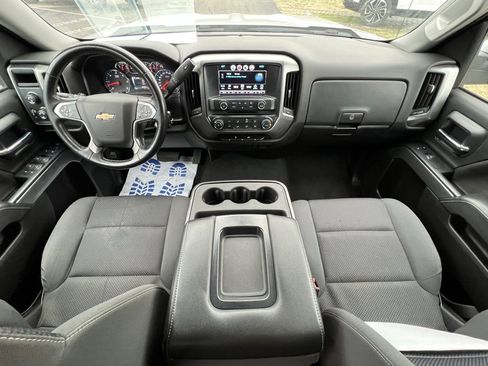 Used 2019 Chevrolet Silverado 1500 LT image 2