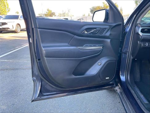 Used 2018 GMC Acadia SLT image 24