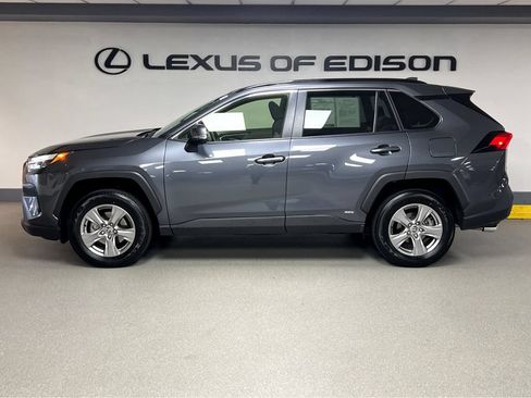 Used 2023 Toyota RAV4 XLE w/ Convenience Package AWD/4WD image 4