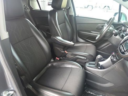 Used 2019 Chevrolet Trax LT w/ LT Convenience Package image 10