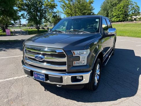 Used 2016 Ford F150 Lariat w/ Equipment Group 502A Luxury AWD/4WD image 4