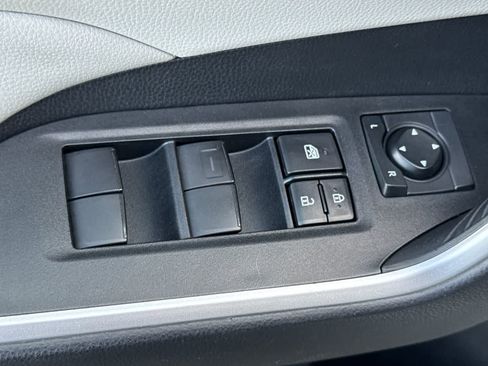 Used 2021 Toyota RAV4 XLE w/ Carpet Mat Package (TMS) FWD image 13