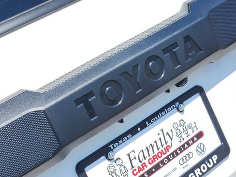 Certified 2025 Toyota 4Runner SR5 AWD/4WD image 9