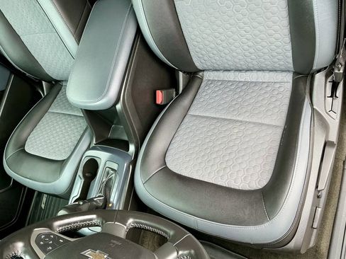 Used 2017 Chevrolet Colorado Z71 image 41