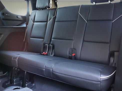 Used 2021 Cadillac Escalade Premium Luxury image 14