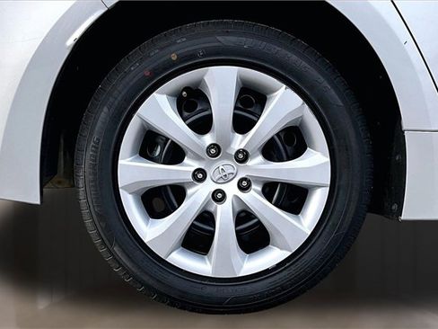 Used 2024 Toyota Corolla LE image 27