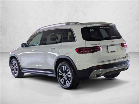 Certified 2025 Mercedes-Benz GLB 250 image 8