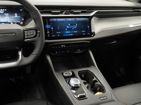 New 2026 Jeep Cherokee Laredo AWD/4WD image 19