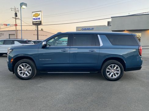 Used 2025 Chevrolet Suburban Premier image 8