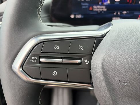 Used 2025 Chevrolet Traverse LT w/ Driver Confidence Package FWD image 21