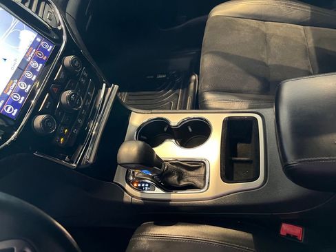 Used 2019 Jeep Grand Cherokee Altitude image 24