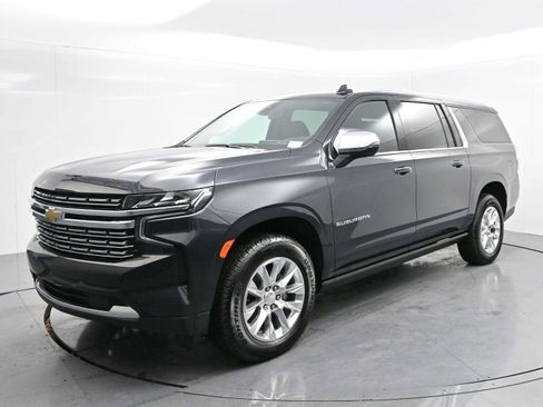 Used 2024 Chevrolet Suburban Premier AWD/4WD image 3
