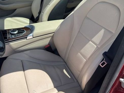 Used 2017 Mercedes-Benz C 300 4MATIC Sedan image 4
