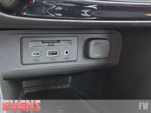 Used 2021 Buick Encore GX Essence w/ Advanced Technology Package FWD image 11