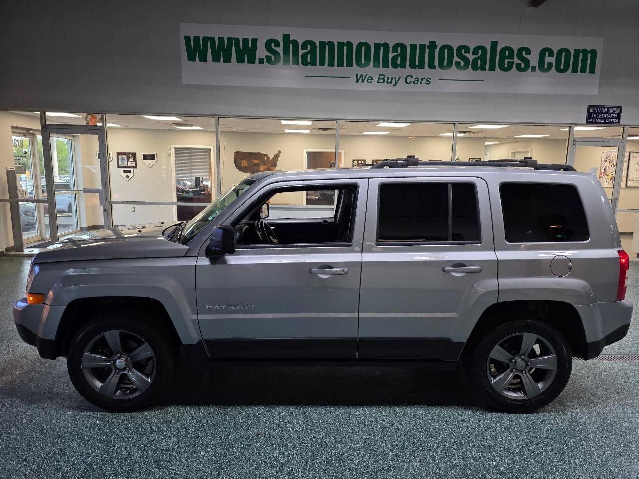 Used 2015 Jeep Patriot High Altitude AWD/4WD image 11