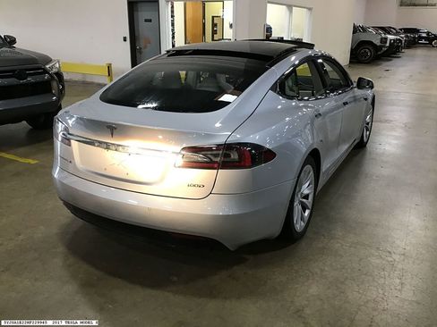 Used 2017 Tesla Model S 100D AWD/4WD image 4