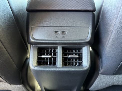 Used 2026 Chevrolet Equinox RS FWD image 17