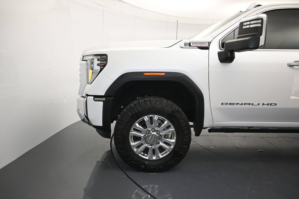 Certified 2025 GMC Sierra 2500 Denali w/ Technology Package AWD/4WD image 9