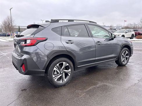 Used 2025 Subaru Crosstrek 2.0i Premium image 3