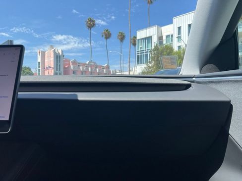 Used 2025 Tesla Model 3 RWD image 17