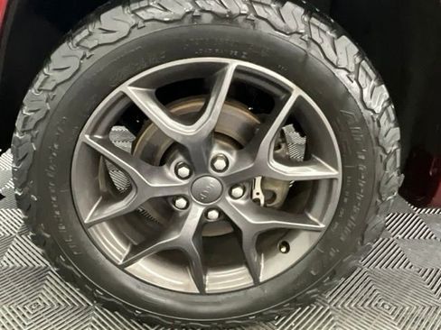 Used 2019 Jeep Grand Cherokee Limited X image 24