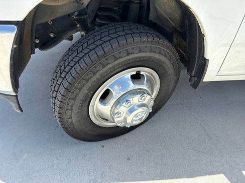 Used 2024 RAM 3500 SLT w/ Quick Order Package 2YG SLT AWD/4WD image 9