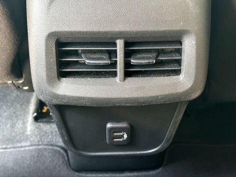Used 2023 Chevrolet Equinox LT FWD image 27