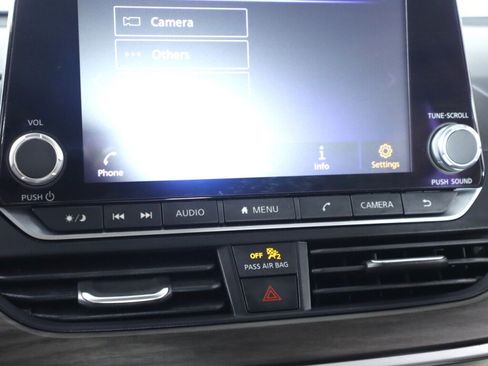 Used 2025 Nissan Altima 2.5 SV FWD image 22