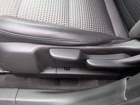 Used 2024 Chevrolet Trax LT FWD image 14