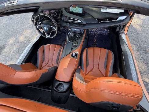 Used 2019 BMW i8 Roadster AWD/4WD image 34
