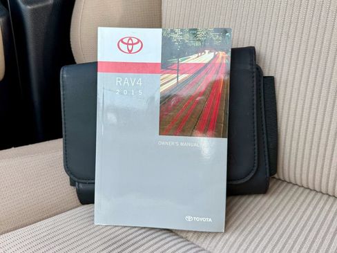 Used 2015 Toyota RAV4 XLE AWD/4WD image 31